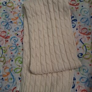 Elegant Cream Cable Knit Scarf